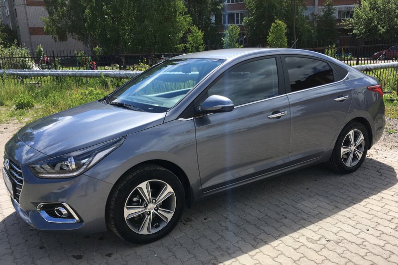 Hyundai Solaris серый