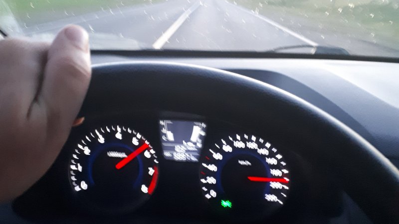 Hyundai Solaris 2 панель скорость 200