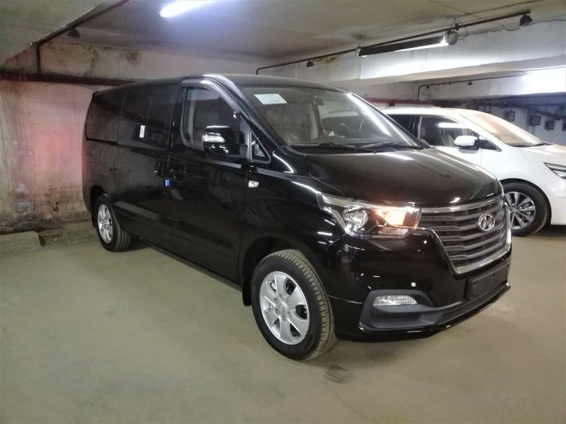 Hyundai Starex h1 2018 черный