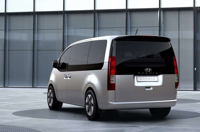 Минивэн Hyundai Staria 2022