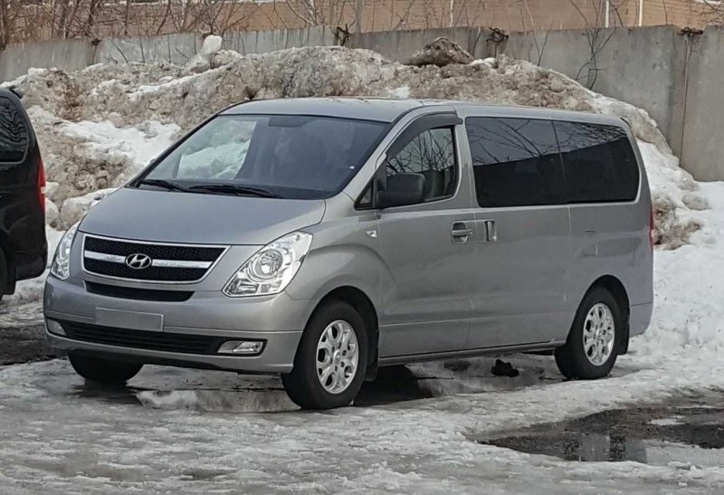 Минивэн Хендай Гранд Старекс