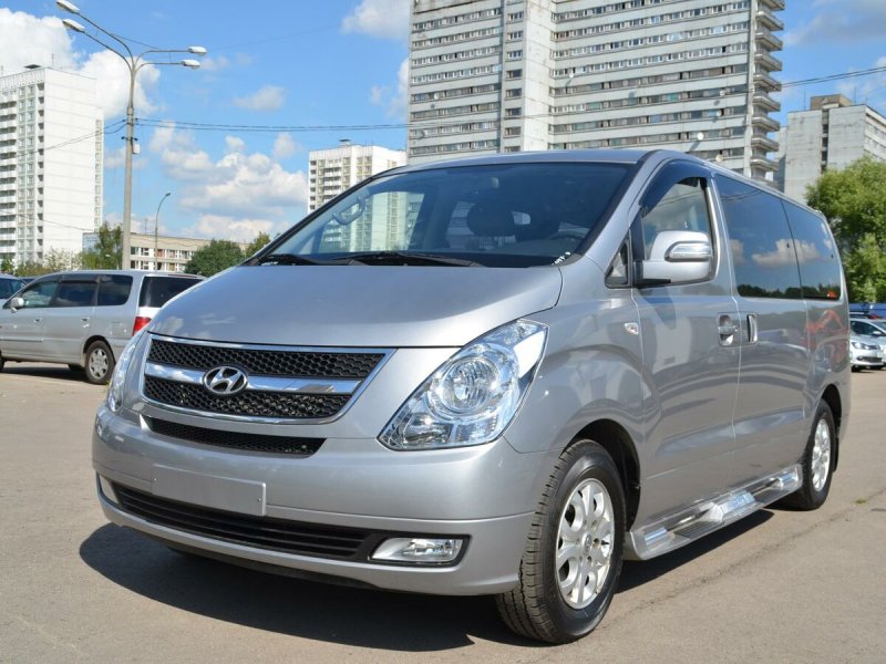 Hyundai Starex 2