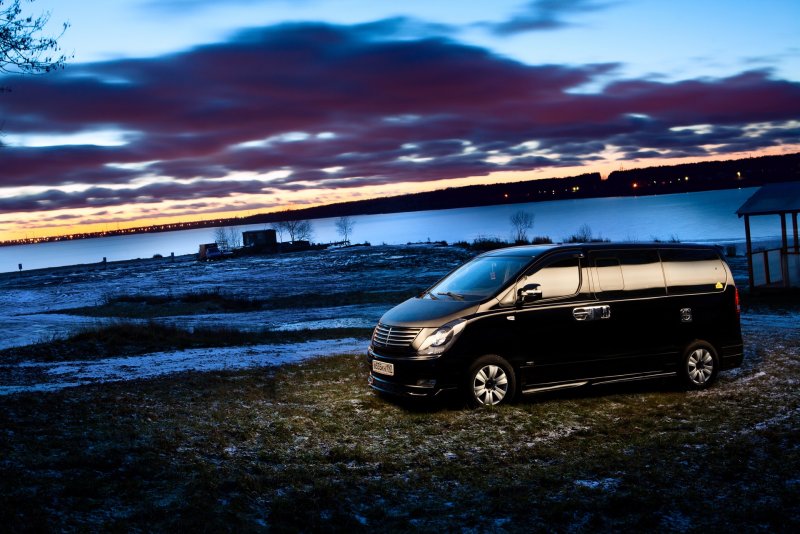 Hyundai Grand Starex на природе