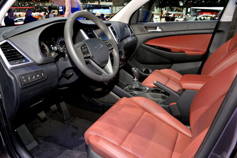 Hyundai Tucson Hybrid салон