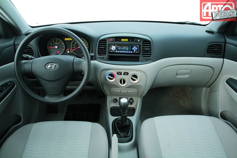 Hyundai Verna 2008 салон