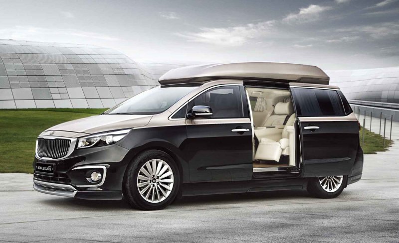 Kia Carnival Hi Limousine