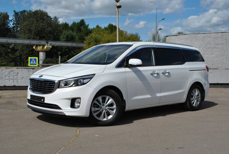 Kia Minivan Sedona