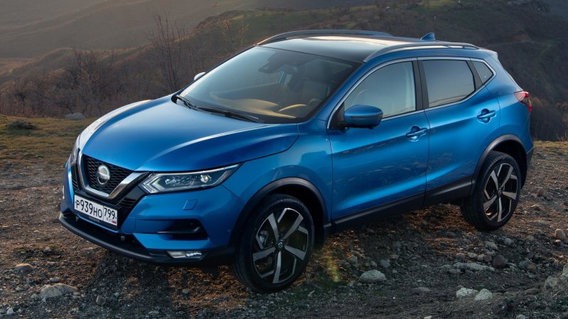Lada XRAY Cross и Hyundai Creta