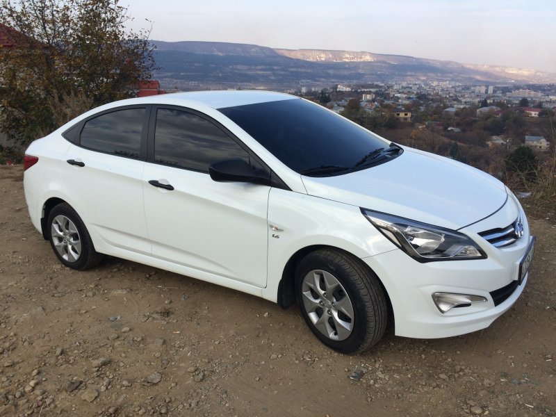 Hyundai Solaris Hatchback 2012