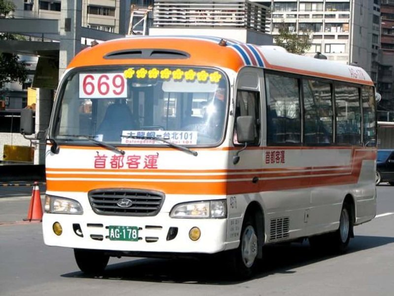 Hyundai Grace van