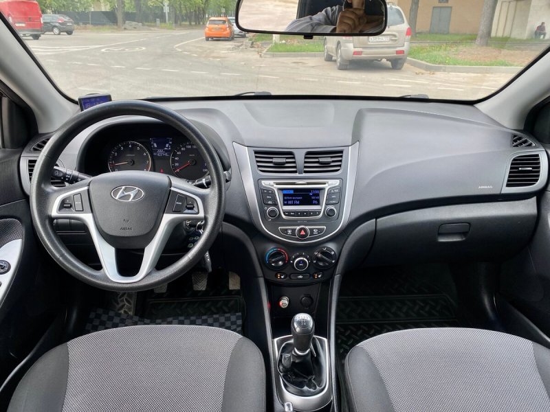 Hyundai Солярис 2011