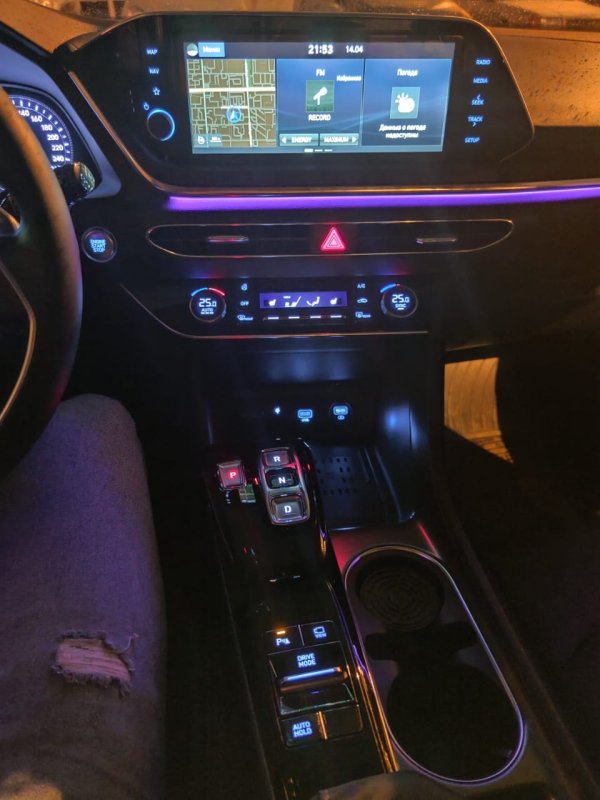 Hyundai Sonata 2022 ночью