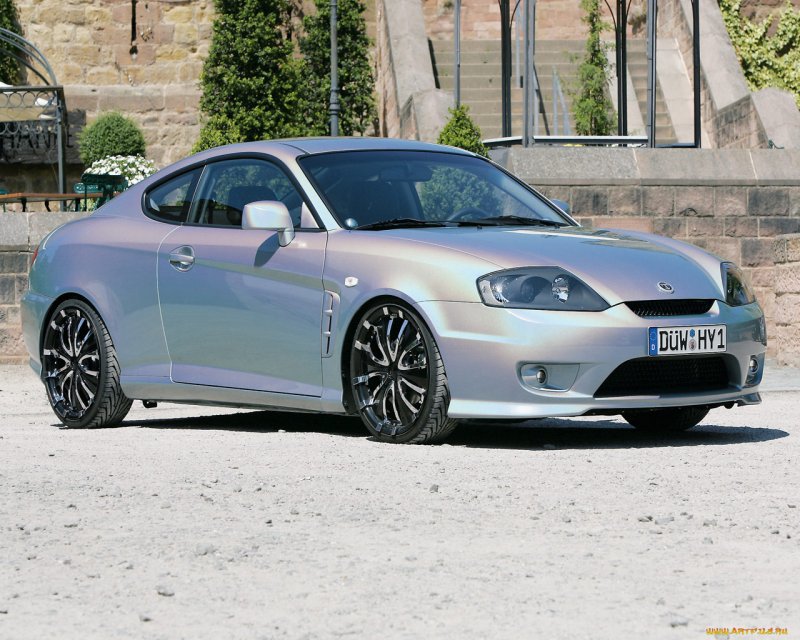 Тюнингованный Hyundai Tiburon