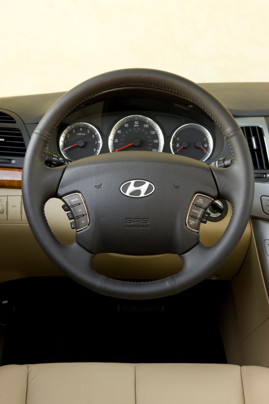 Hyundai Соната 2007 руль