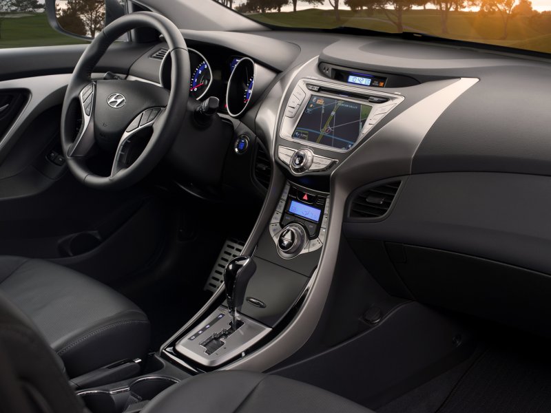 Hyundai Elantra 2013 салон