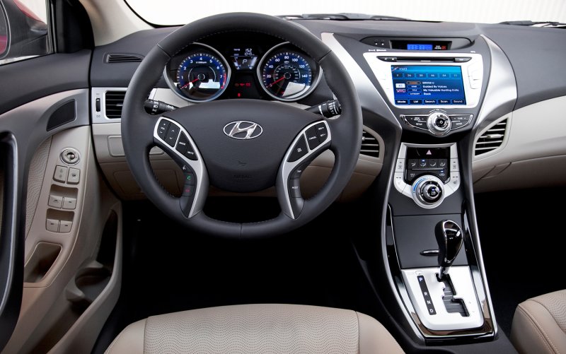 Hyundai Elantra 2011 салон