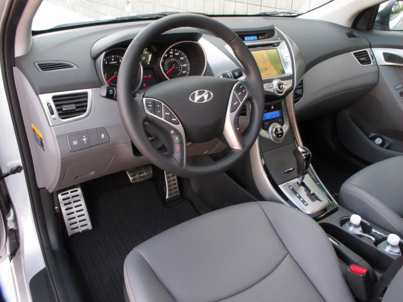 Hyundai Elantra 2015 Рестайлинг салон