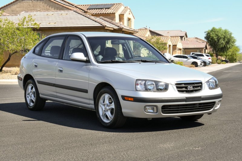 Hyundai Elantra 2001 года приборы