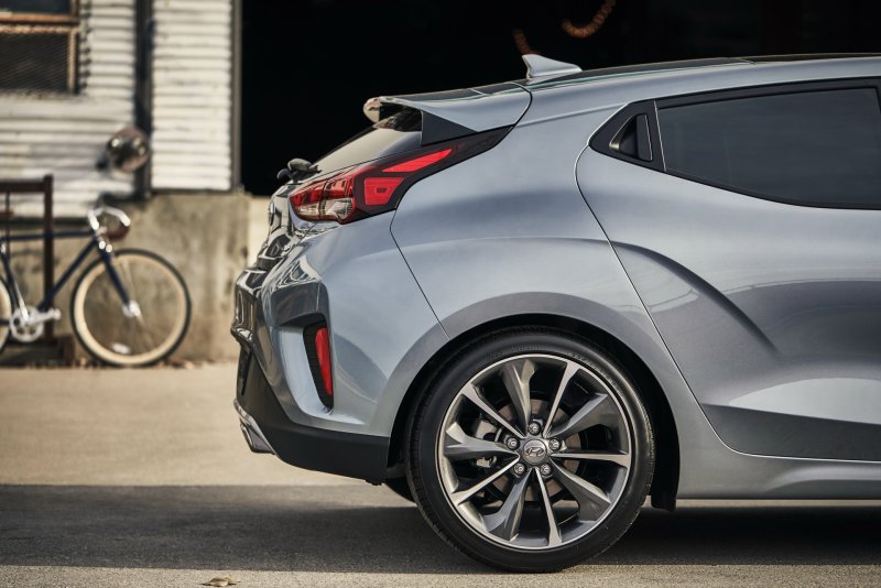 Hyundai Veloster 2021
