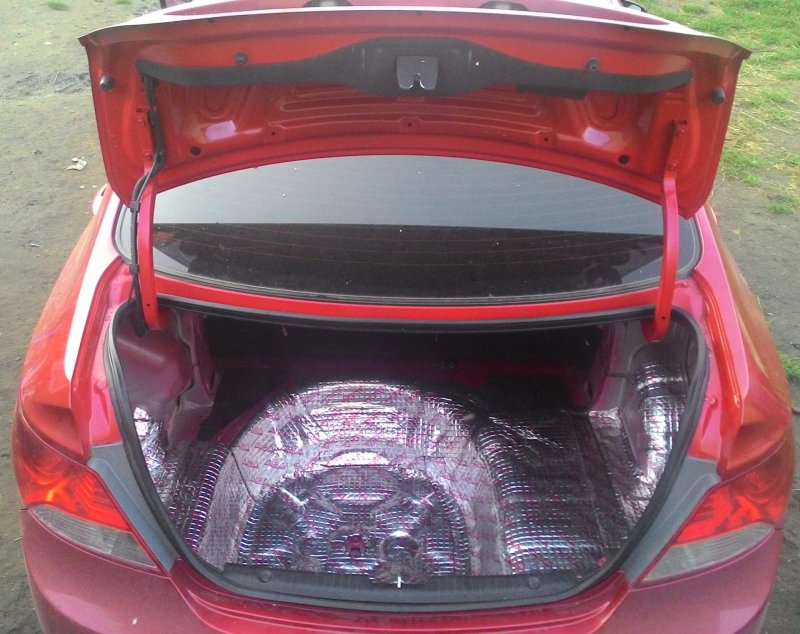 Hyundai Solaris 2011 хэтчбек багажник