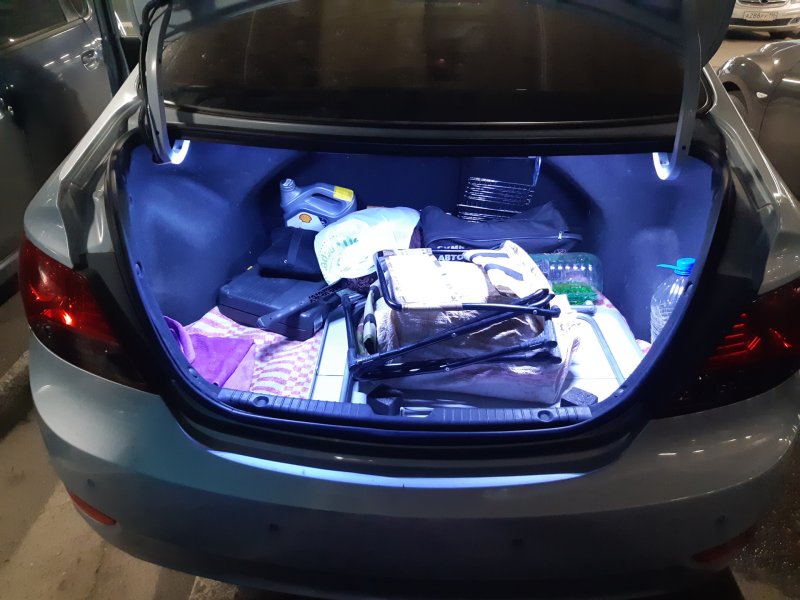 Hyundai Ioniq багажник