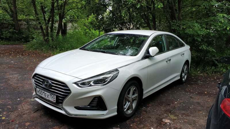 Hyundai Sonata белая