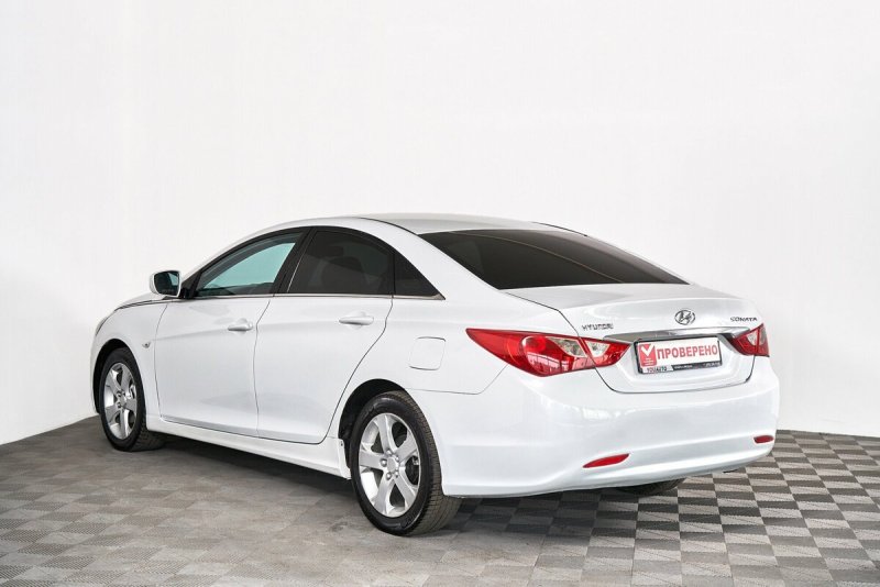 Hyundai Sonata 2012 белая
