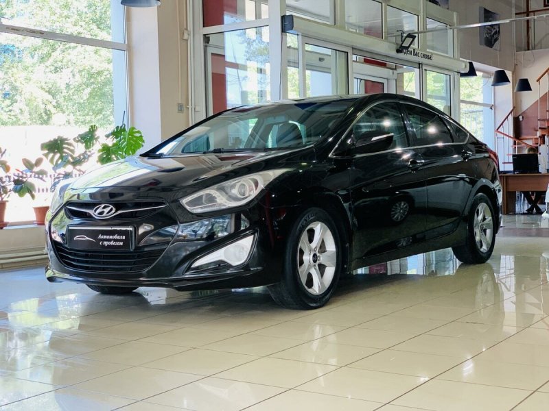 Hyundai Solaris Hatchback Silver Liquid 1.6 123лс.