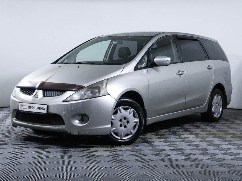 Mitsubishi Grandis 2003