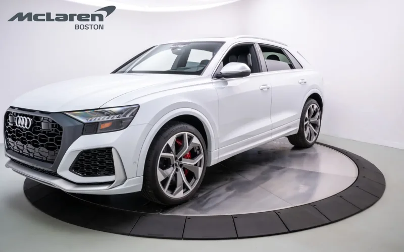 Audi RS q8 White
