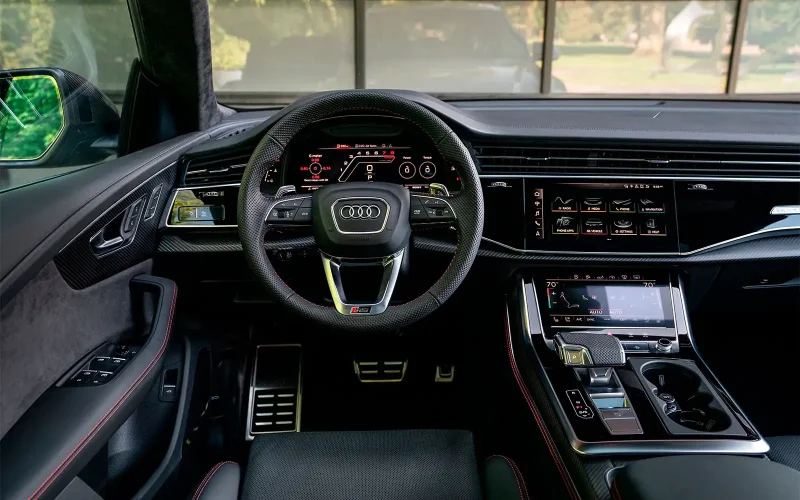 Audi RS q8 салон