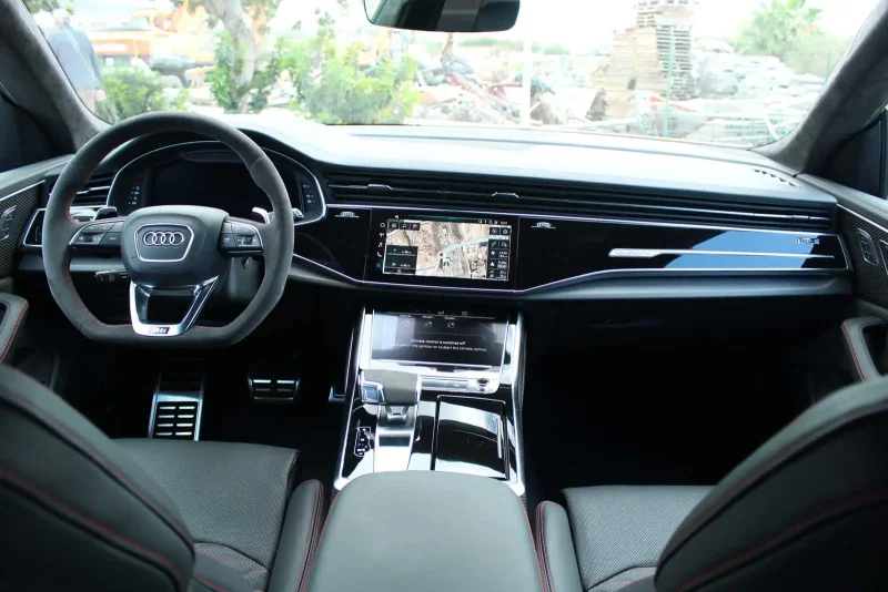 Audi RS q8 салон