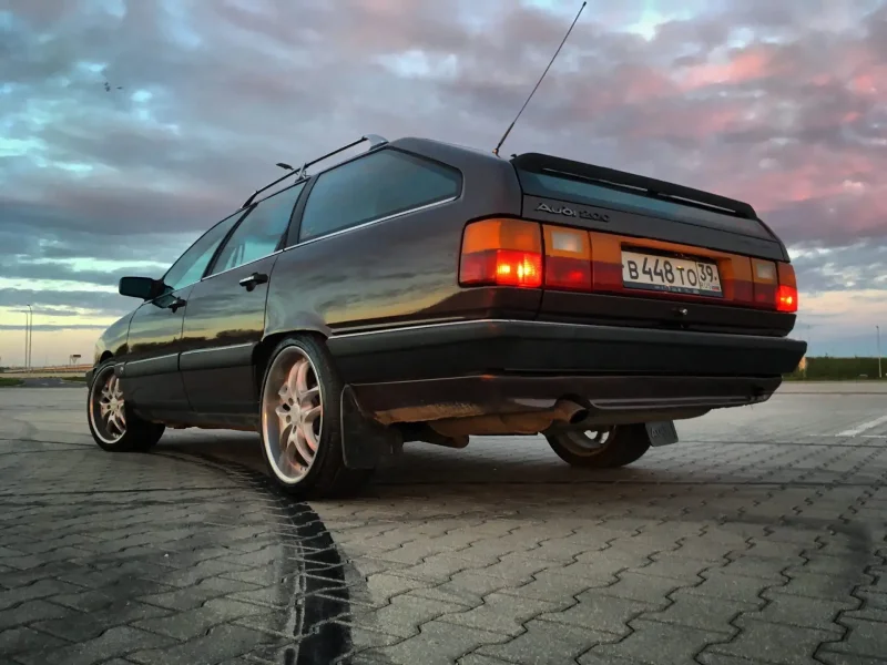 Ауди 200 Авант кватро