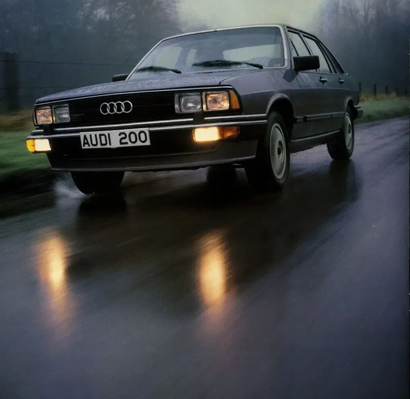 Ауди 200 2.2 кватро