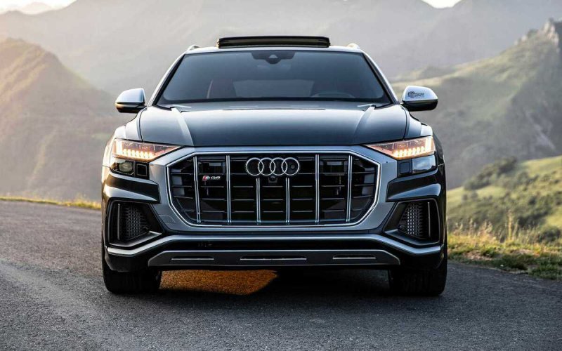 Audi q7 2021 красная