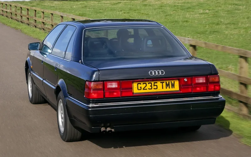 Audi v8