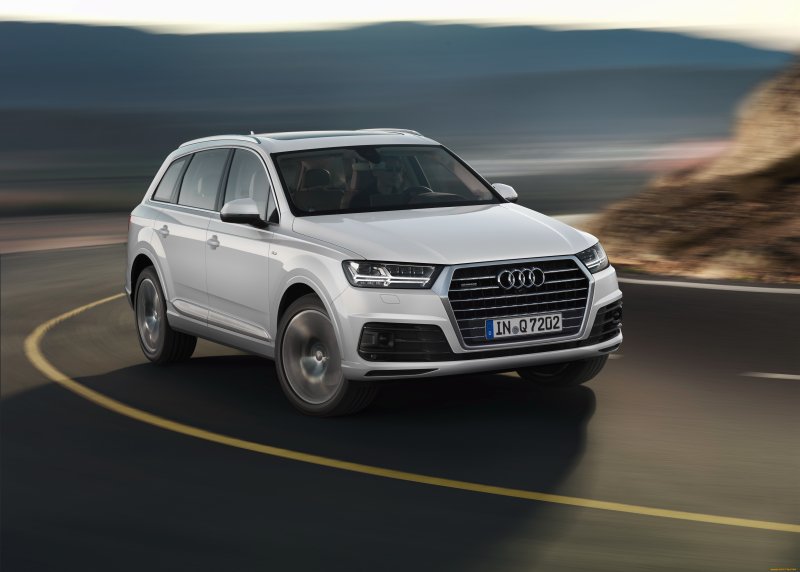 Ауди q7 2020