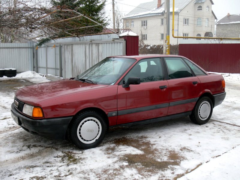 Audi 80 b3 красная