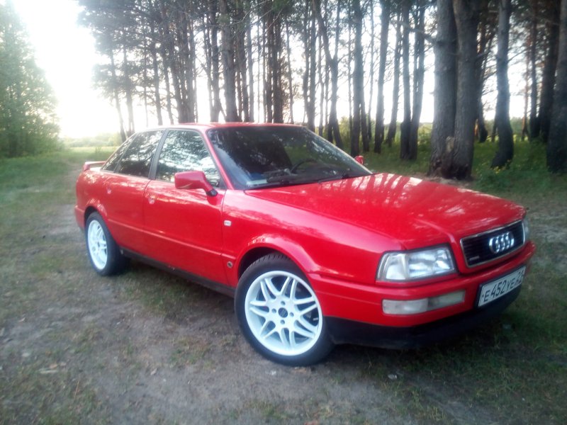 Audi 80 b4 красная с черной крышей