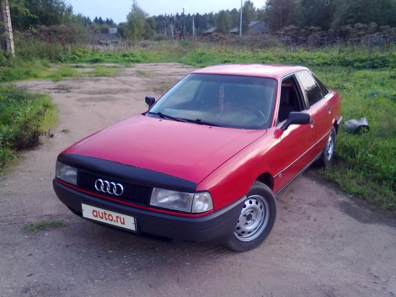 Ауди 80 красная