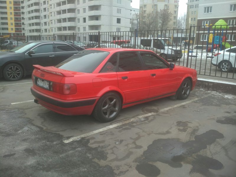 Ауди 80 красный металлик