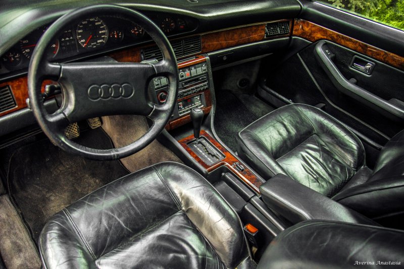 Audi v8 1990