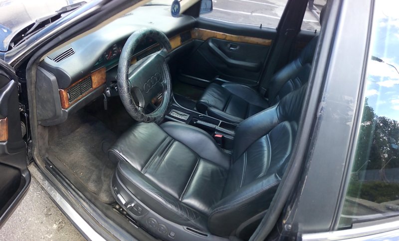 Audi v8