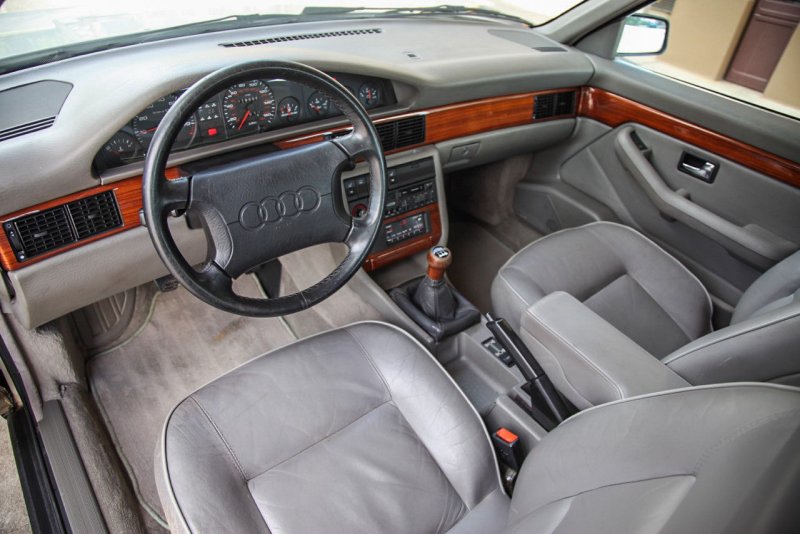 Audi 100 quattro салон