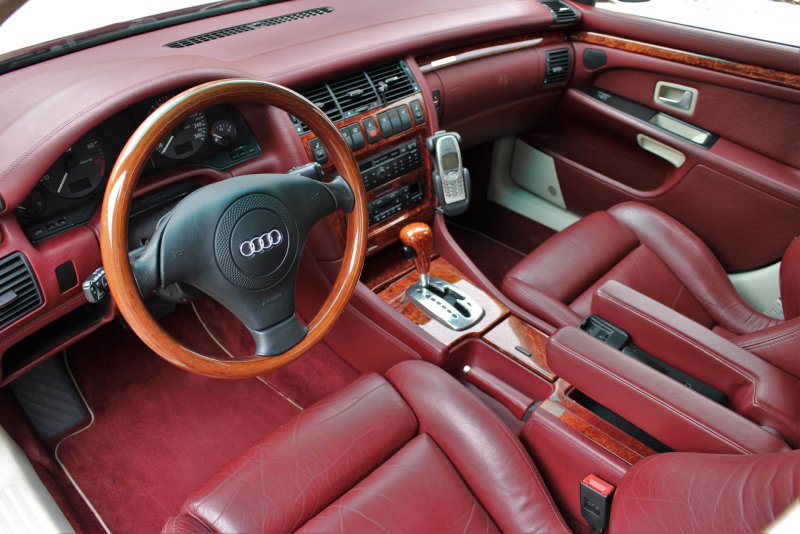 Audi v8
