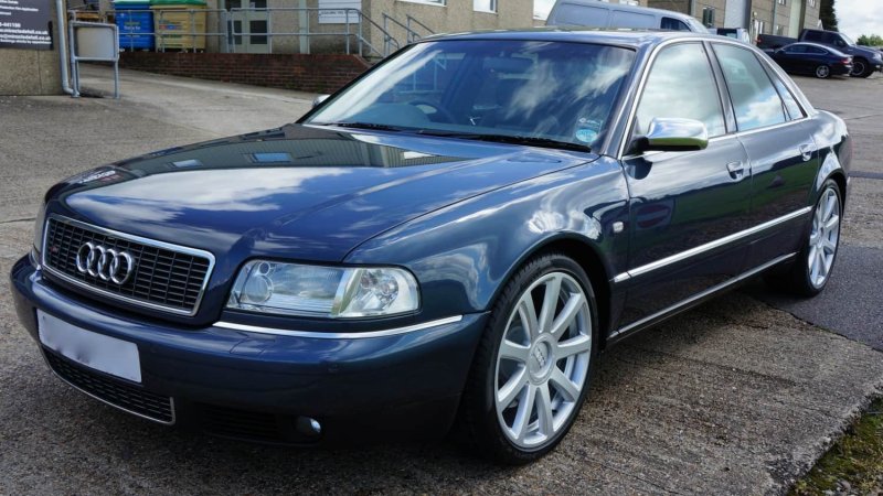 Audi s8 2002