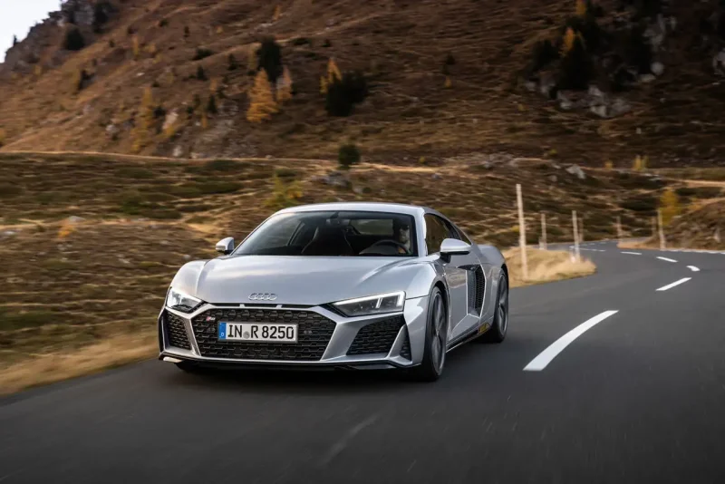 Новая Audi r8