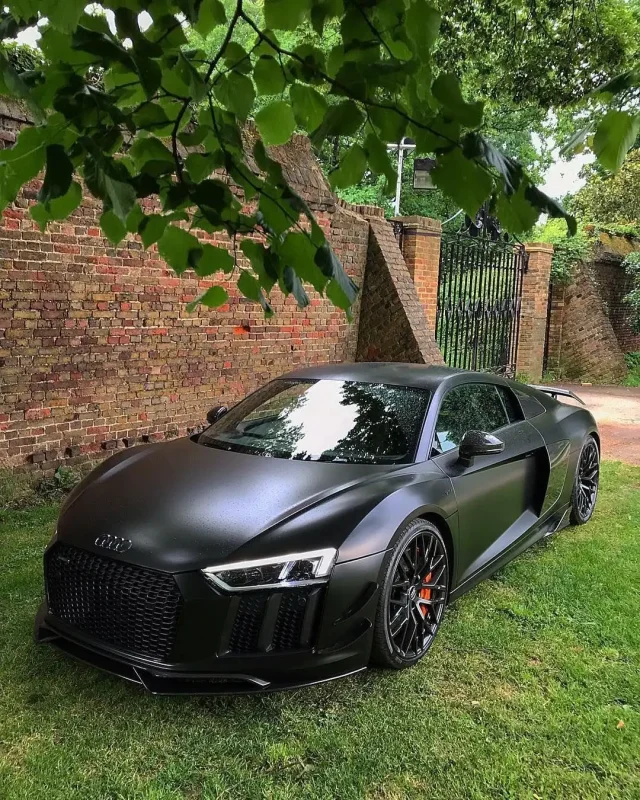 Ауди r8
