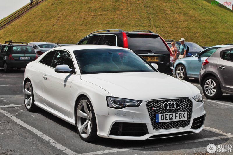 Audi rs5 седан