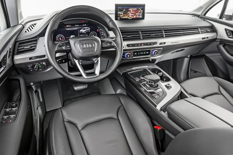 Audi q7 2022 салон